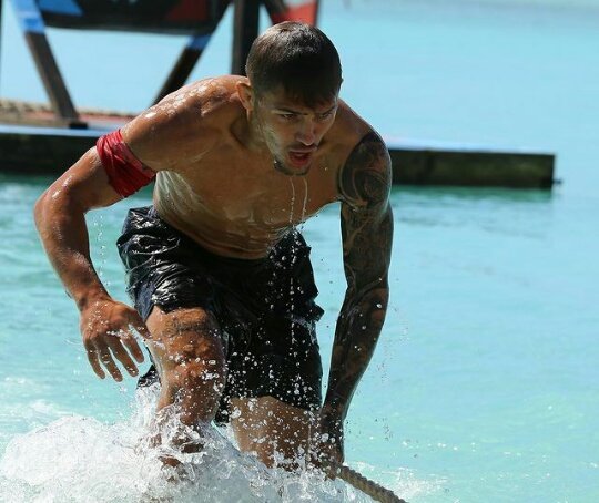eelha0's tweet photo. Τιτανας μας ❤

#survivorGR https://t.co/opOSVvYSgj