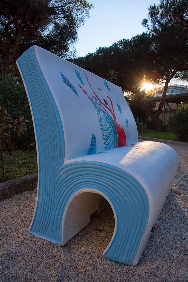 Le fantastiche panchine a forma di libro, nel contesto di riqualificazione dell’intera area verde, si riferiscono al Parco Capopassero che abbiamo finanziato nel Piano Investimenti 2019 del #MunicipioX 
#M5S <a href="/M5SROMAX/">M5S Roma X</a>
facebook.com/24077865644384…