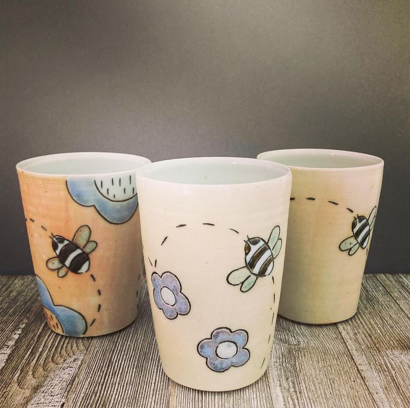 Have many mugs do you have from Seagrove,NC? These are a couple of our favorites. Plan your visit to discoverseagrove.com #mugshotmonday #seagrovenc #pottery