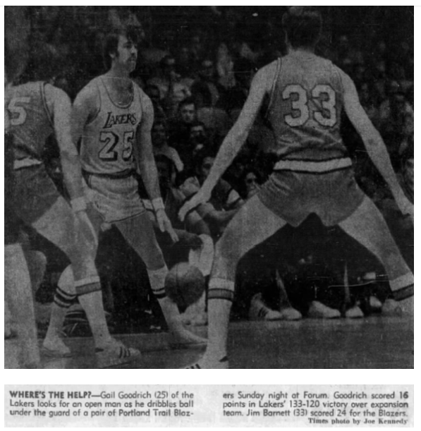 77Blazers's tweet photo. Jan 31 1971 - @WiltStats Chamberlain ​scored 33 points &amp; grabbed 27 rebounds in @Lakers 133-120 over @trailblazers.  The game is noted in #Blazers lore for interaction between @WiltCArchive and @uograd66, w/story from #OregonJournal attached 

#RipCity #thisdateBlazersHistory https://t.co/3vNYUDrh0O
