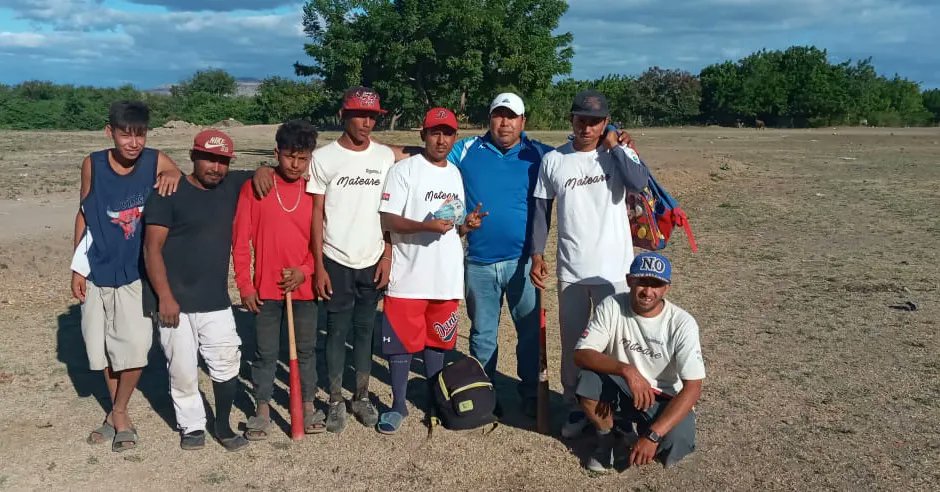 #Mateare // Torneo de béisbol de pelota de calcetin realizado en la antigua estación de ferrocarril equipos Amigos primer lugar, equipos Gigantes de Rosario Murillo segundo lugar y equipo Cachorros de Sandino tercer lugar.
#𝐆𝐨𝐛𝐢𝐞𝐫𝐧𝐨𝐬𝐋𝐨𝐜𝐚𝐥𝐞𝐬𝐍𝐢