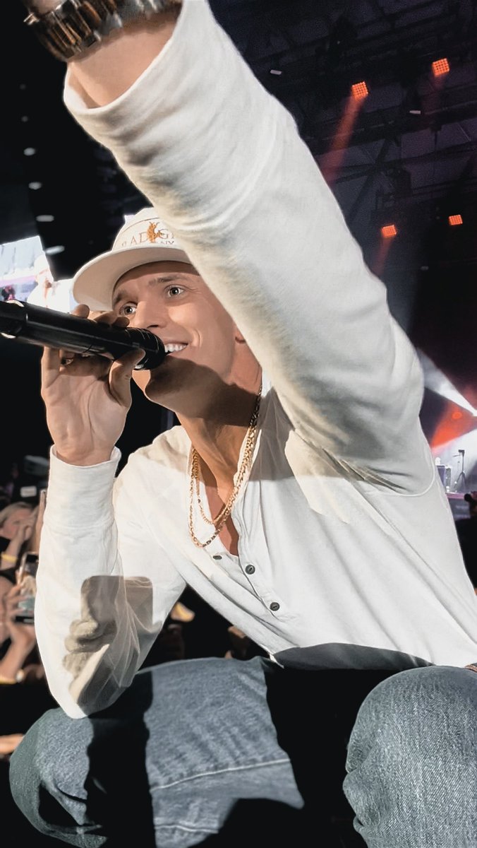keyshiaKcallis's tweet photo. everyone deserves to see these pictures i took, chef’s kiss🤌🏽 @ParkerMcCollum https://t.co/tyLe6nRFnR