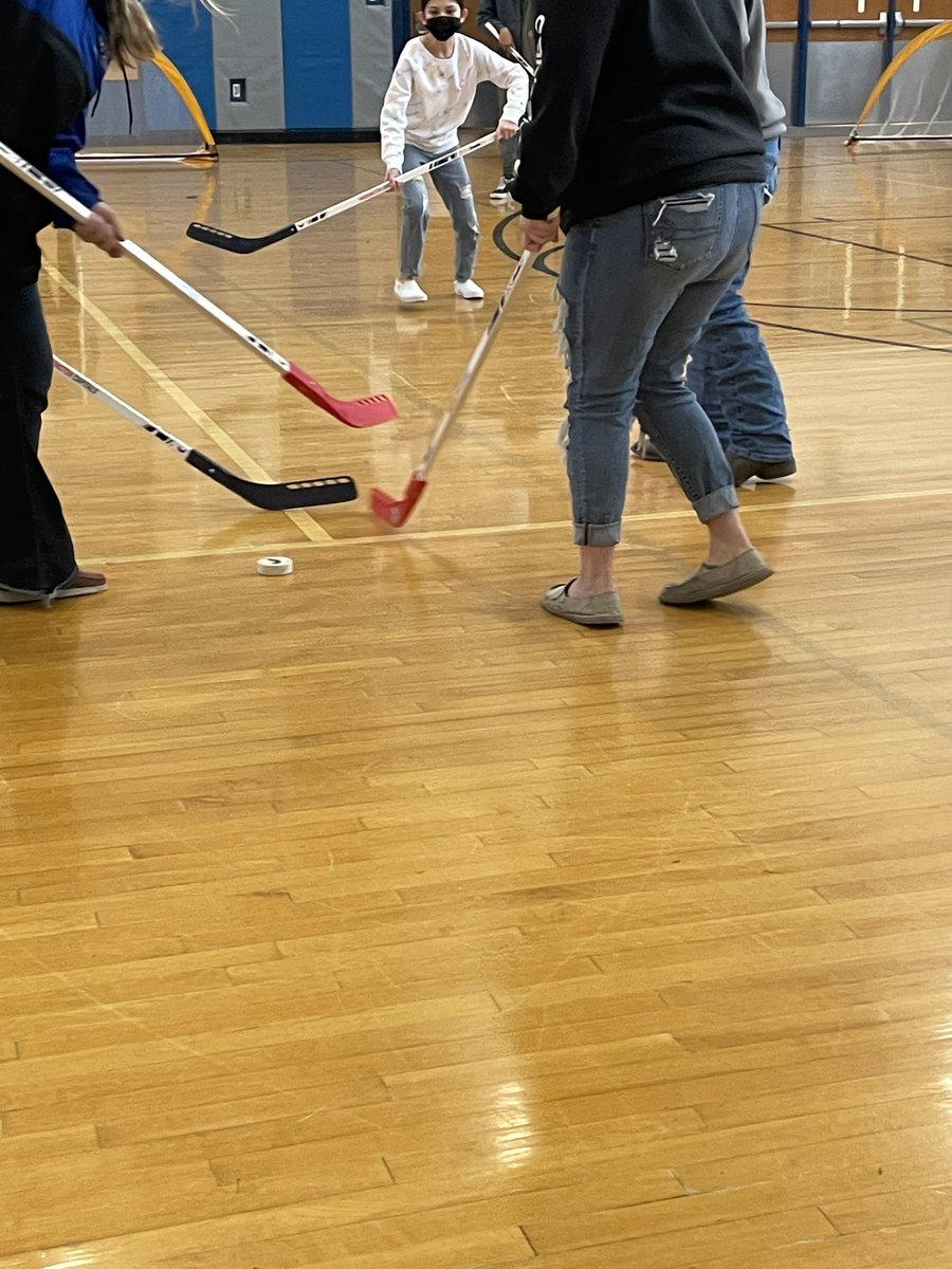 It was great to see @RampShot set up in the Rec Room today at TMS. Students were engaged in 2 different activities and active when they got to switch out to @Capitals floor hockey in the gym today! #fcpspe #RampShot #tossorthrow #floorhockey