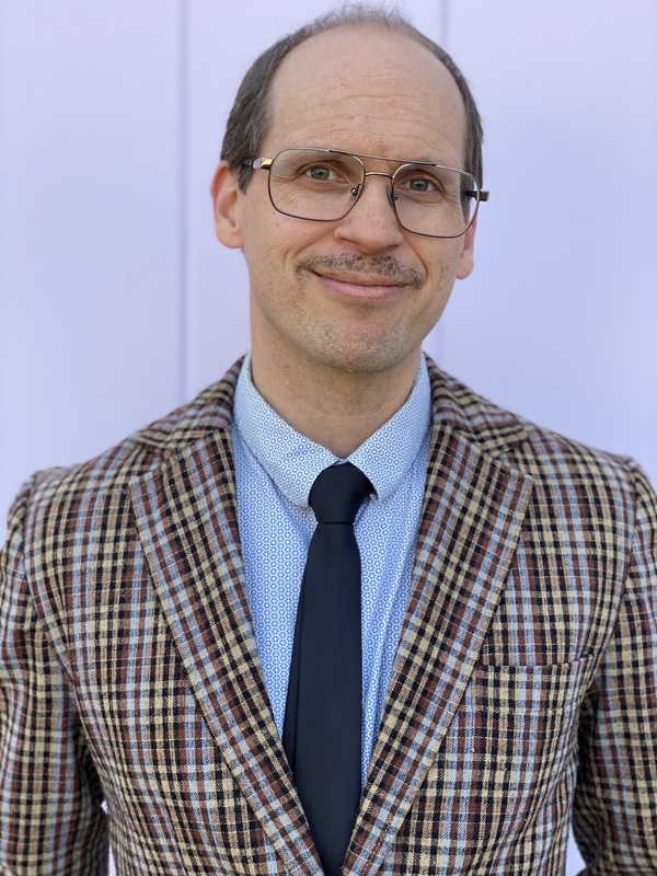 luthercollege's tweet image. "I look forward to leading the center with attention to ethics in the stories we create, circulate, and consume about justice." Prof. Andy Hageman begins as the new director of Luther's Center for Ethics and Public Engagement in February! 👏 

Learn more: bit.ly/3Ao1kmY