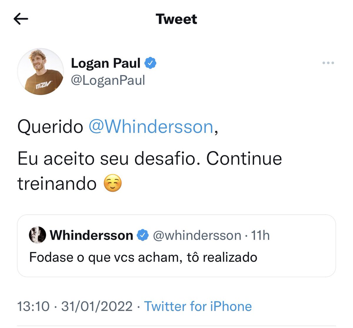 popofreitas's tweet photo. É guerra! Logan Paul, o YouTuber americano que se diz boxeador, deu às caras. Se manifestou com desrespeito (não aprendeu nada da nobre arte). Aceitou o desafio de Whindersson. Agora, já podemos prever o futuro dele: nocauteado; na lona do ringue. Pra cima dele, @whindersson. 🥊 https://t.co/CcbS8g00Uk