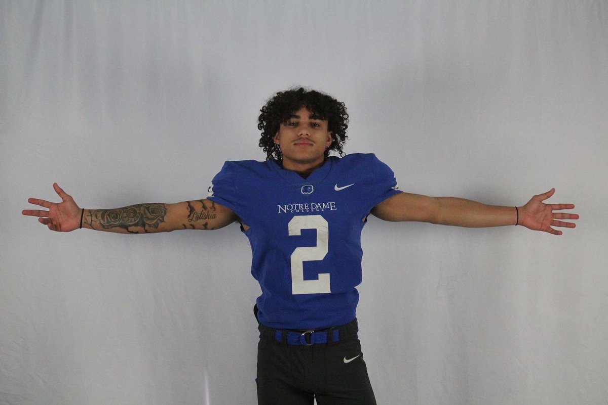 Bfreezy03's tweet photo. I’m 110% COMMITTED ⚪️🔵! #FlyHighFalcon https://t.co/wifxxTvvJ0
