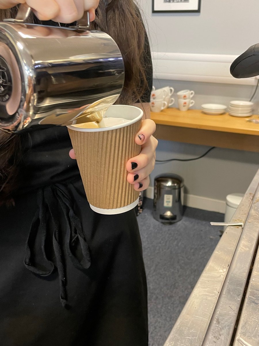 CafeUG71 tweet media