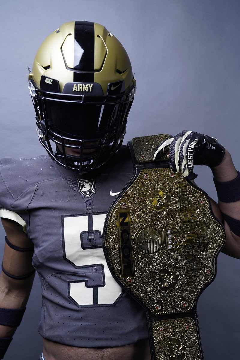 smitty4748's tweet photo. Had a great weekend in West Point on an official visit to the United States Military Academy! Thank you to @CoachJeffMonken , @CoachJohnLoose , and everybody else from @ArmyWP_Football for having me!🖤🏴‍☠️ #BEATnavy https://t.co/HThO8aMUMb