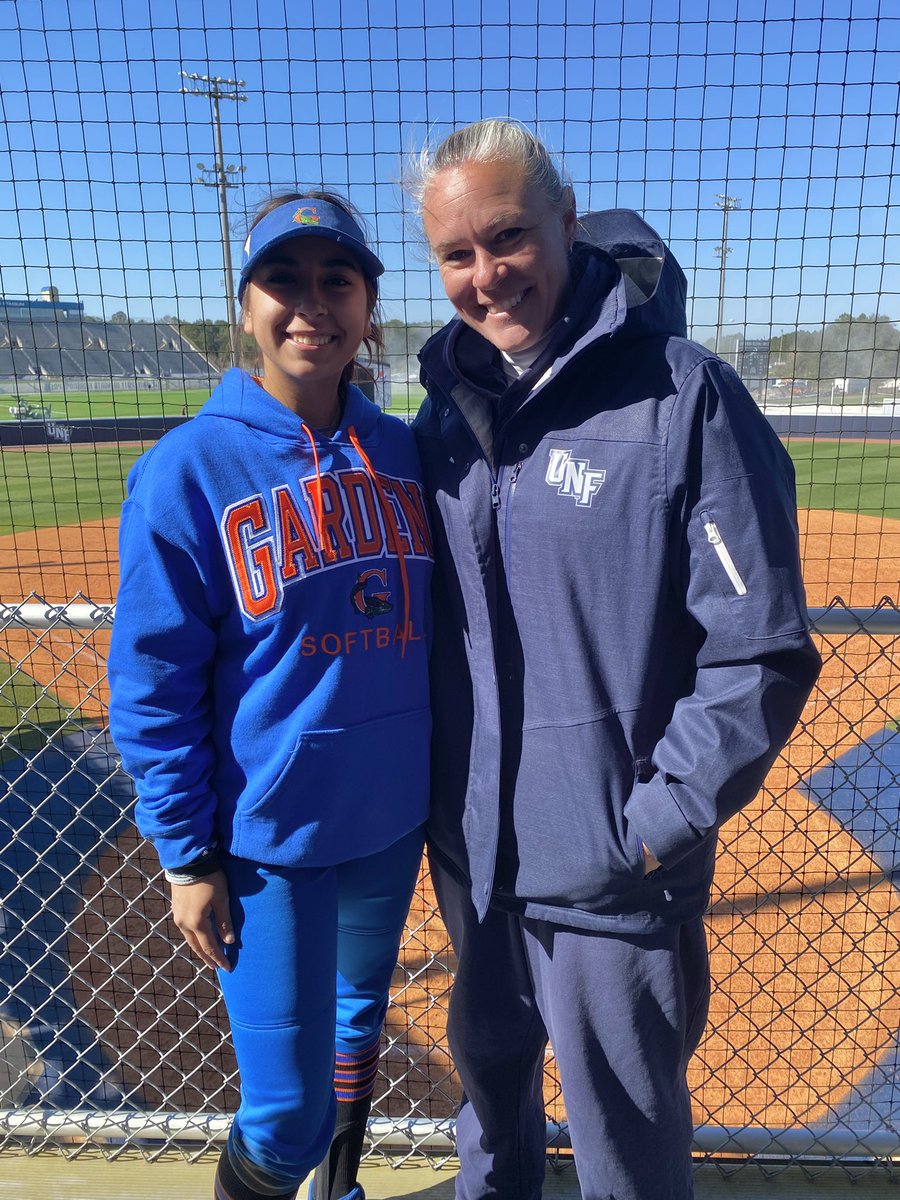 samtitzel2023's tweet photo. Thank you so much @OspreySB for a great camp. it definitely showed me what it’s like to compete in the cold. also thank you to the coaching staff @marcie2525 @JeffConrad10 @RadkeCortney for all the imput to help improve my game! @jackson_gators @IHartFastpitch @ExtraInningSB https://t.co/rIV8N0ZCXg