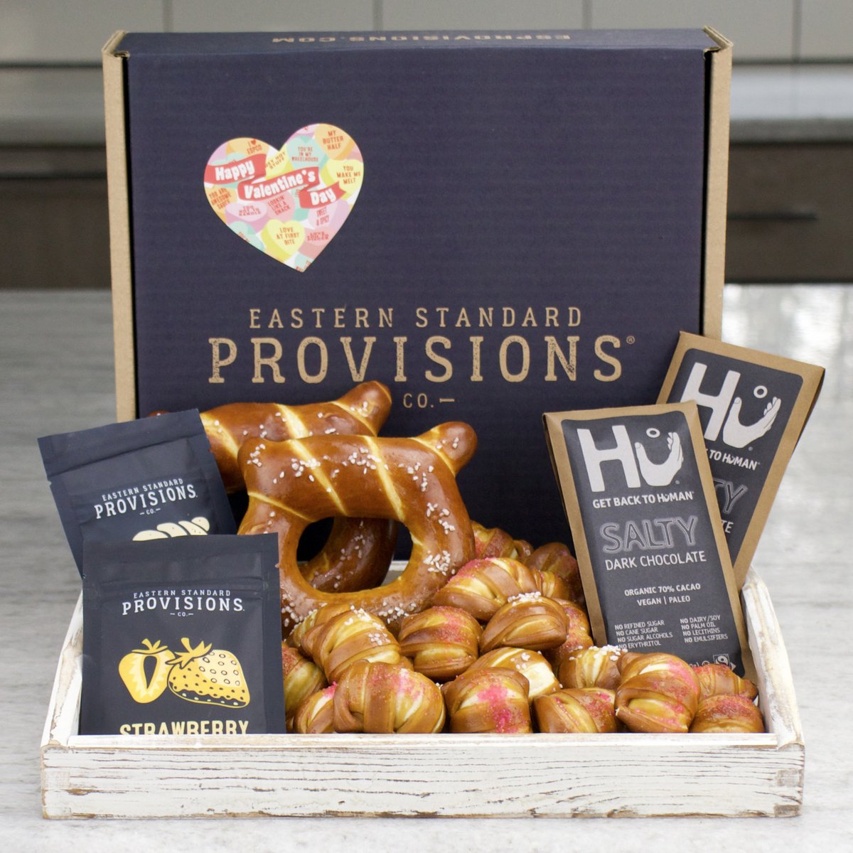 esprovisions's tweet photo. We are excited to announce that we have teamed up with @HuKitchen to create the ultimate Valentine's Day gift! 💝 Introducing our ESPCO x Hu Sweet & Salty Gourmet Gift Box! 🥨🍫 Click here to get your very own box! 👉 https://t.co/qTpKHRpoWJ #ESProvisions #hukitchen https://t.co/T9KWaivcM8