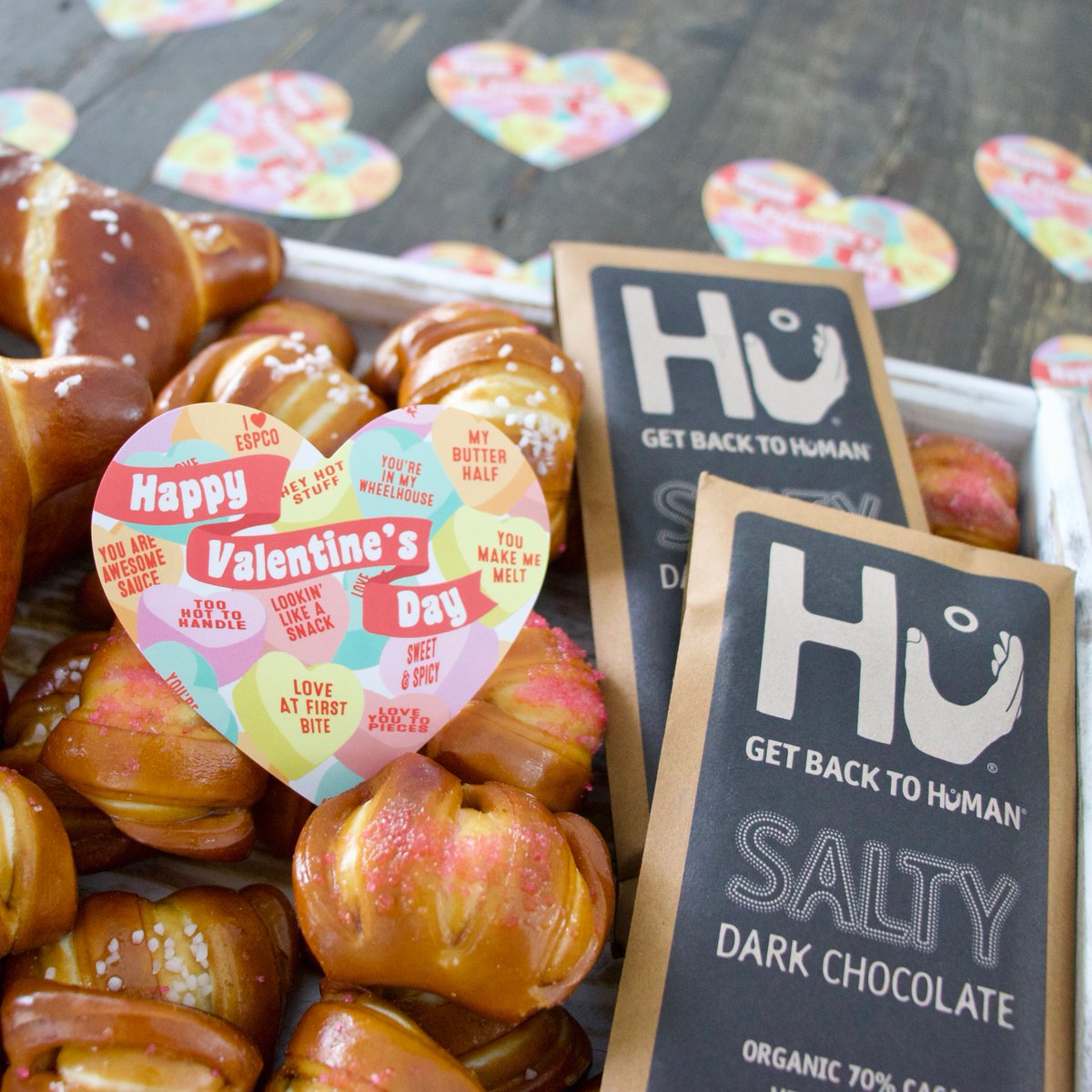 esprovisions's tweet photo. We are excited to announce that we have teamed up with @HuKitchen to create the ultimate Valentine's Day gift! 💝 Introducing our ESPCO x Hu Sweet & Salty Gourmet Gift Box! 🥨🍫 Click here to get your very own box! 👉 https://t.co/qTpKHRpoWJ #ESProvisions #hukitchen https://t.co/T9KWaivcM8
