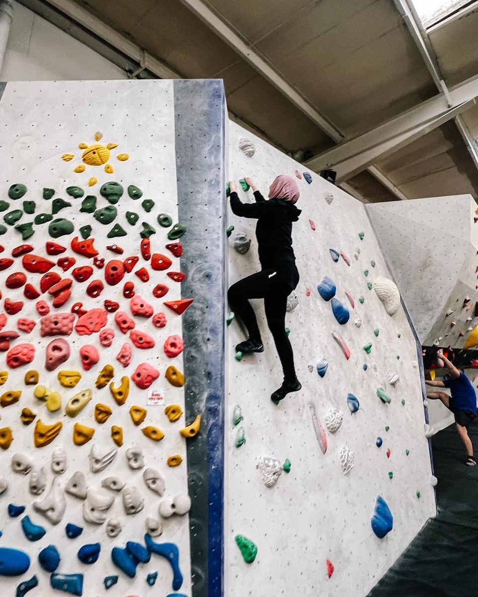 I love to try new activities and today we went rock climbing @depotmanchester but it’s rock climbing without ropes so it’s bouldering!🧗🏼‍♀️🪨

I wasn’t a huge fan tbh but I’m glad I had a go!😀 - @wandering_quinn
