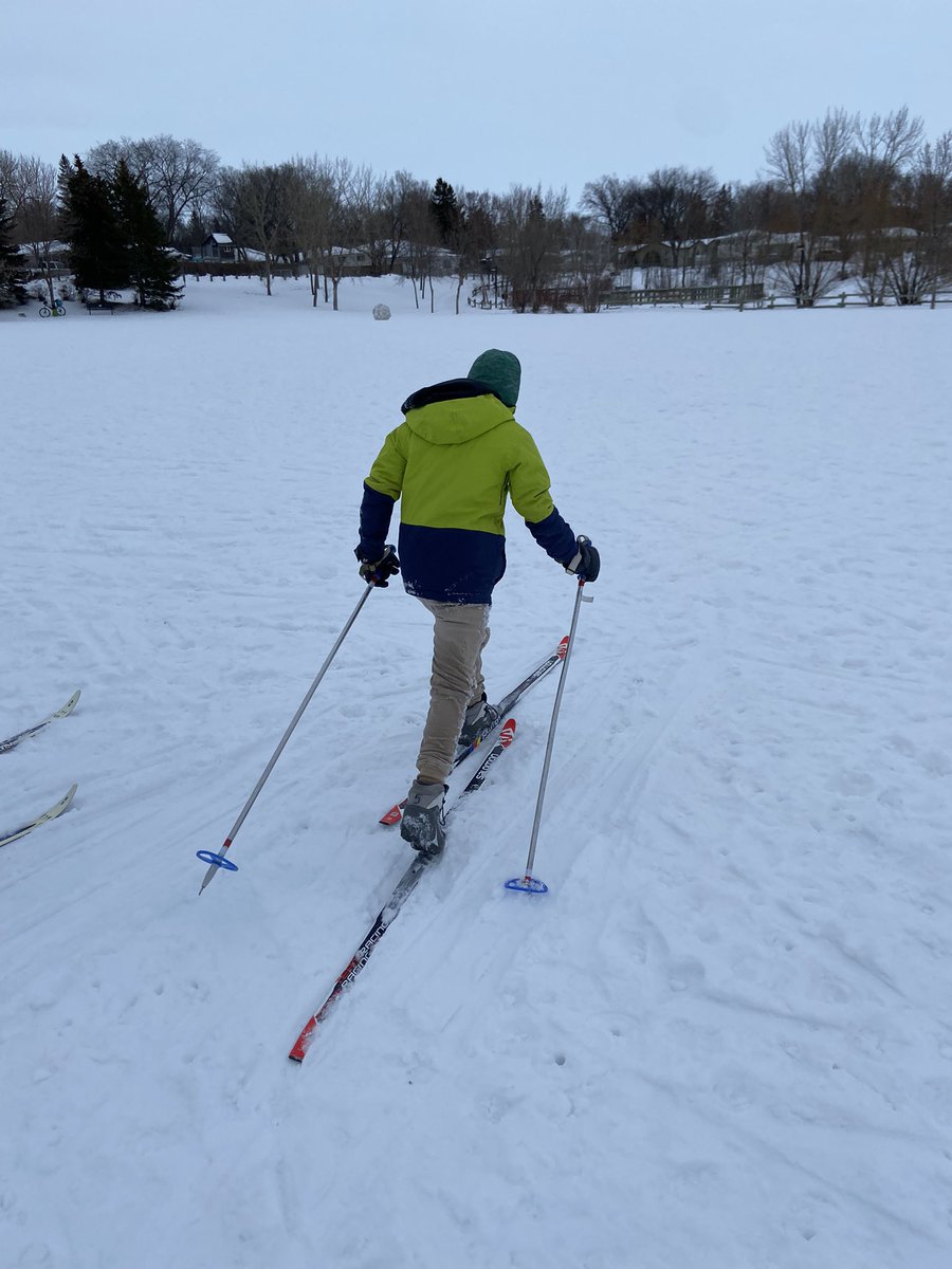MrsMPicton's tweet image. This was so much fun this morning. Thanks to Don from @RegPublicSchool Outdoor Ed for the lesson! ⛷