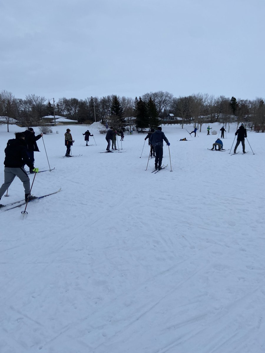 MrsMPicton's tweet image. This was so much fun this morning. Thanks to Don from @RegPublicSchool Outdoor Ed for the lesson! ⛷