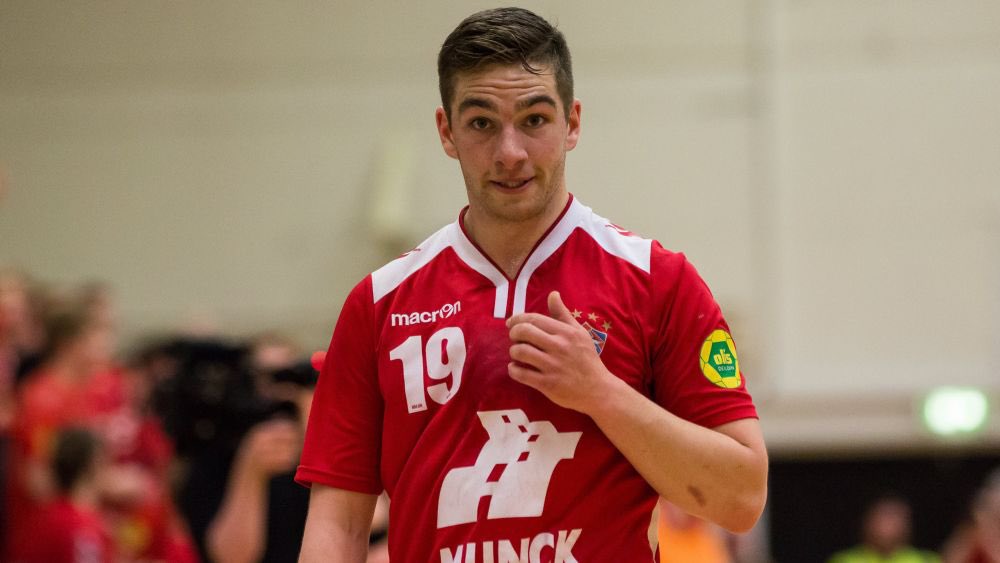 Kórdrengir hafa samið við Svein Aron Sveinsson um að leika með félaginu út leiktíðina. Sveinn Aron lék lengst af með Val og var m.a. Íslands- og bikarmeistari vorið 2017. Sveinn Aron mun heldur betur styrkja okkar lið og hlökkum við til að sjá Svein á vellinum aftur.