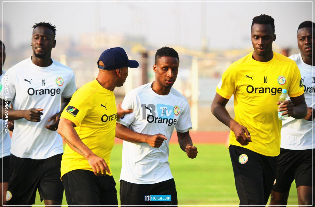 13footballC's tweet photo. Quelques images de la séance d’entraînement du jour des Lions 🦁🇸🇳

#TeamSenegal #AFCON2021 https://t.co/FA9E3IqoJo