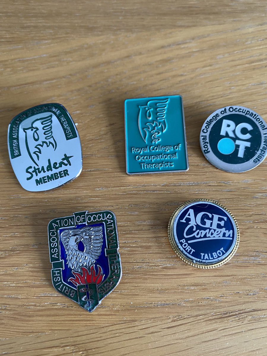 esmewood1's tweet photo. So here’s my OT badge collection: Nana gave me her #ageconcern badge when I first started Uni, and my mum gave me her #BAOT badge when she retired. Keeping OT in the family with cousin @OTElinorJayne also an OT too. My personal @HistoryOt in badges @rcot @CovUniOT @RCOTWestMids https://t.co/egK0Iv6Buf