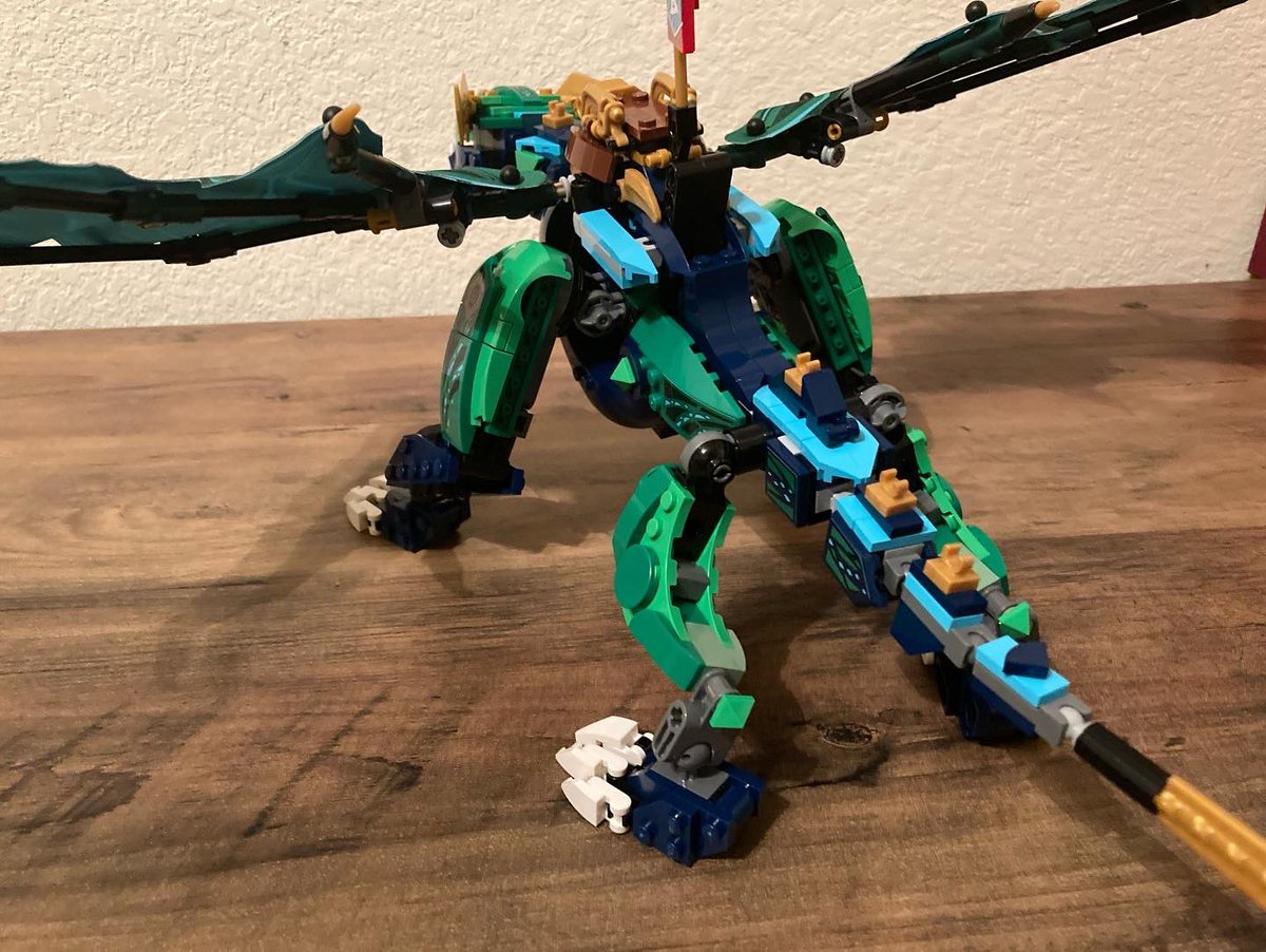 #DragonWeek got extended because stuff got lost in the mail! Today, we have the brand new Lloyd’s Legendary Dragon. I was a bit skeptical about this dragon, but it delivered. It’s an absolutely brilliant final product. 9.5/ 10 Dragon. It’s amazing!
…
#Lego #Ninjago #Dragons