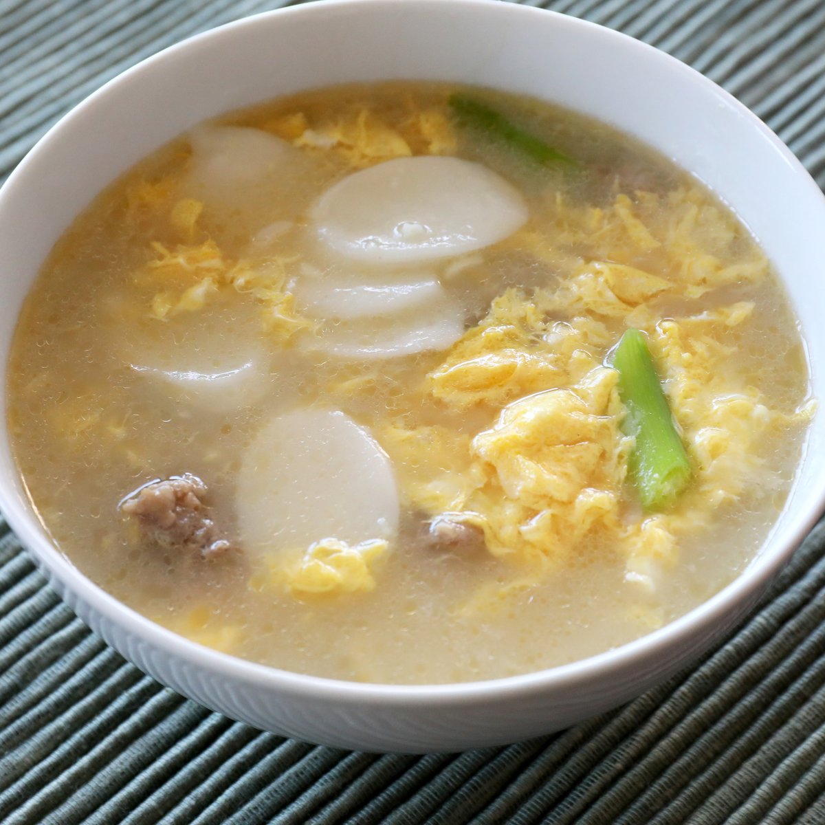 maangchi's tweet photo. Tomorrow Feb.1st is Lunar New Year's Day, so many people are searching on my website for rice cake soup recipe. I put the recipe on my main page now to help you out! https://t.co/9r5XwM6zHn https://t.co/75FXVuZGcR