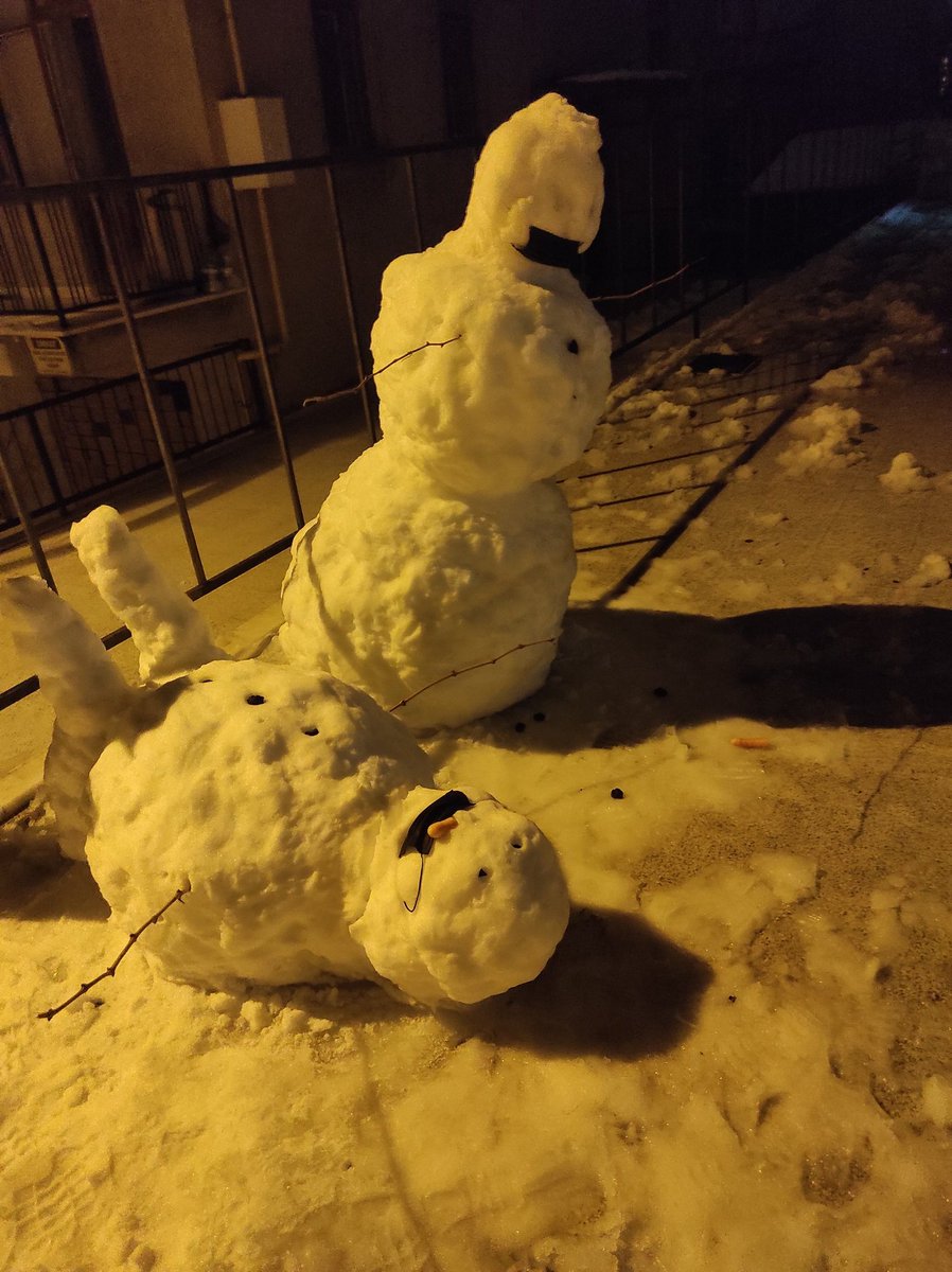 Evimin önünde kavga çıkmış.