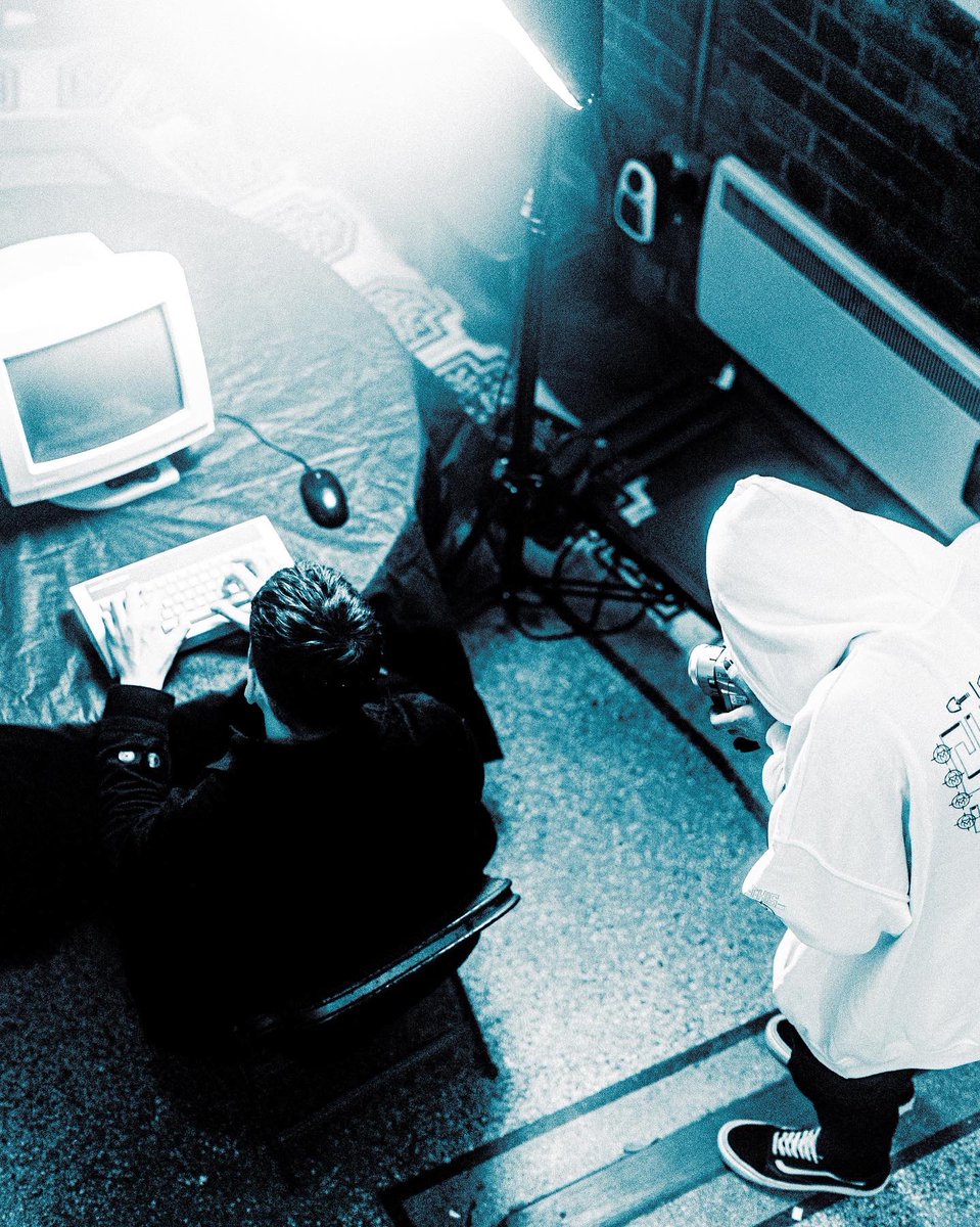 kaleidoscope

behind the scenes

exitdream.co.uk