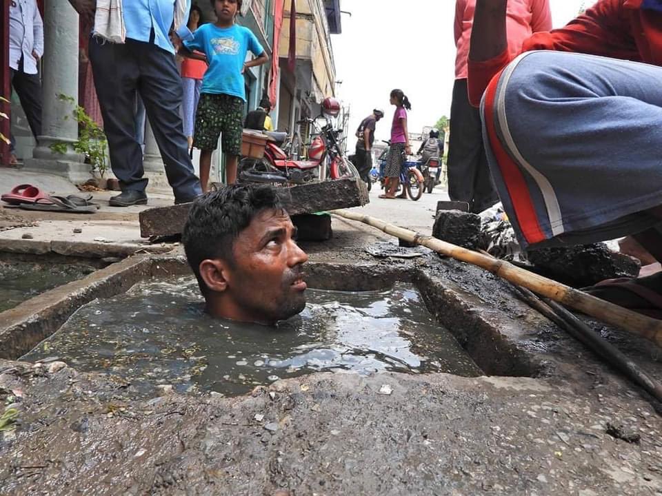 Profdilipmandal's tweet photo. “This shit is killing me!”
Lensman - Uttam Roy Chaudhary, Dainik Jagran, Winner of All India Photo Journalist award.
#PerfectPictures @jagdishyadav109 https://t.co/SFr4rYo7pU