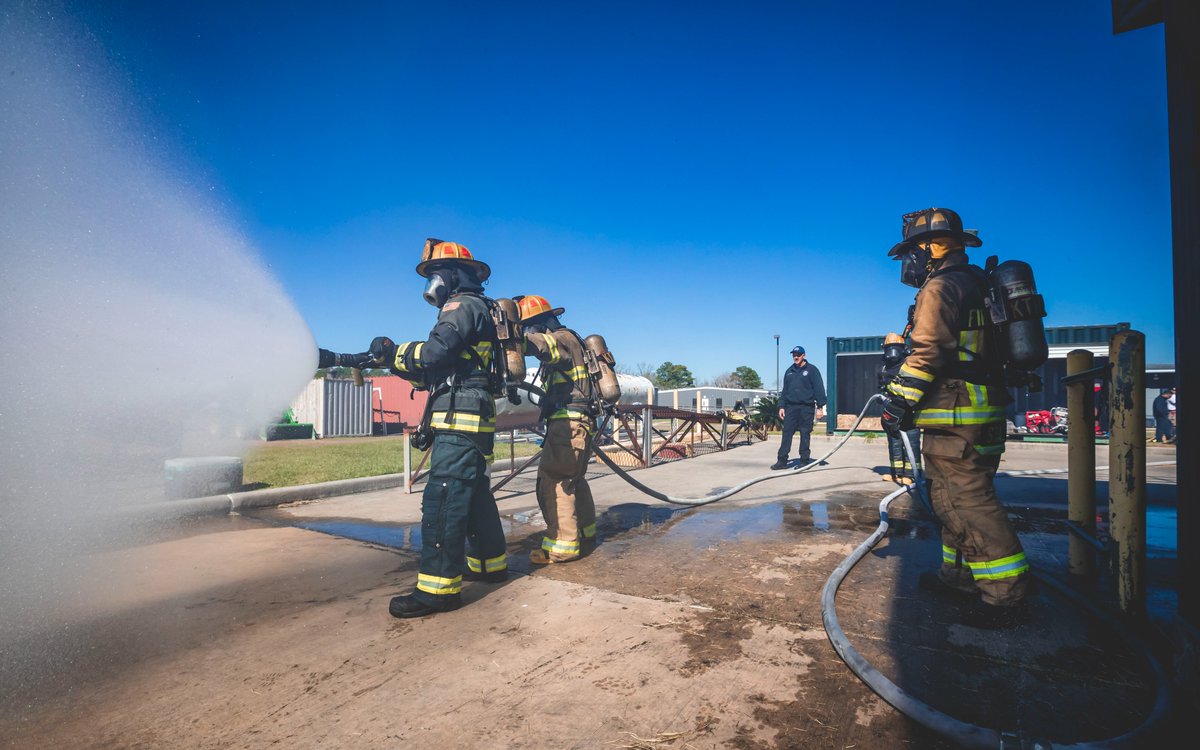 Kleinfiredept's tweet photo. On Saturday, our current cadet class went for their final #liveburn training prior to their #graduation on February 10, 2022! A huge thank you goes out to all Chiefs and #firefighters who assisted the cadets during Saturday's class.
Photo Credit: Joe Buvid Photography https://t.co/mFj6Jic9R7
