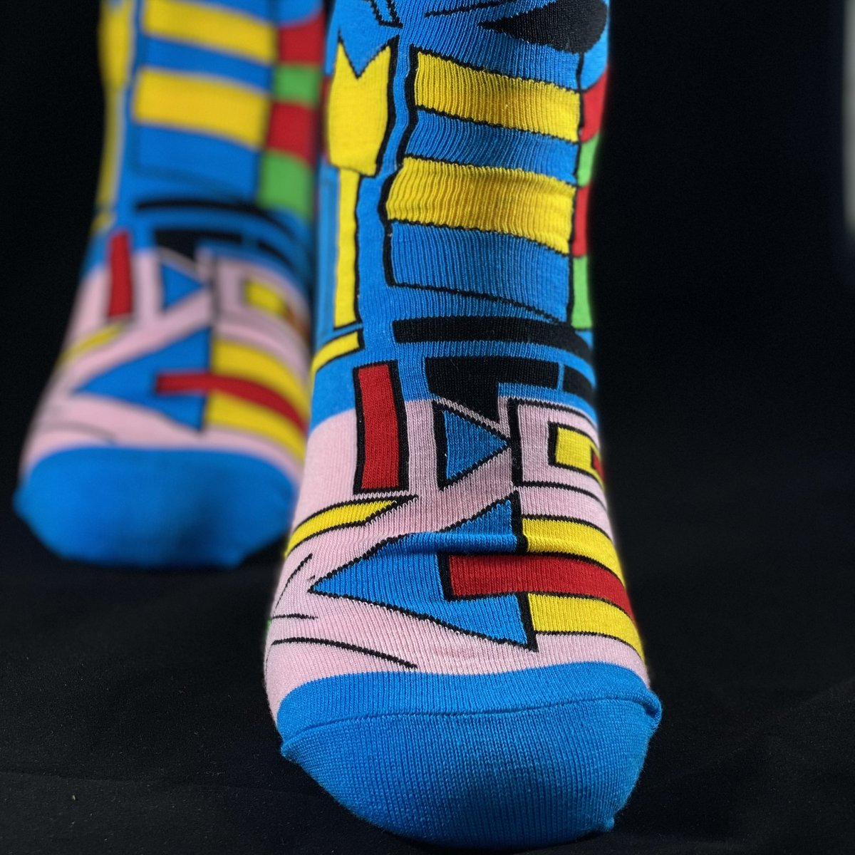 smccollection's tweet photo. Tuesday is the day you'll want to wear something classic to work. Do you know that by adding a colorful accessory to your outfit, the whole look dramatically changes?

https://t.co/mTFDoliujN | #tuesdaymotivations #smcsocks https://t.co/JJ4VrhHvr2