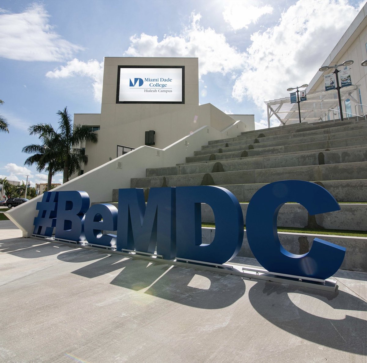 MDCollege's tweet photo. Introducing the new #BeMDC sign at #MDCHialeah! All sharks have the chance to be featured by taking a #selfie and tagging us! 📸

#BeMDC #Miami #HigherEd #Education #Students https://t.co/a4gtI6brSN