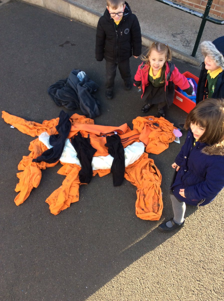StJosephsCatho1's tweet photo. ๐
๐จ FS2 kicked off Chinese New Year by channelling their inner Neil Buchanan @NeilBuchananArt . Look at these amazing year of the tiger art attacks. ๐
๐จ #thisisanartattack #ChineseNewYear #YearoftheTiger2022 https://t.co/7KGZYj5Bpm
