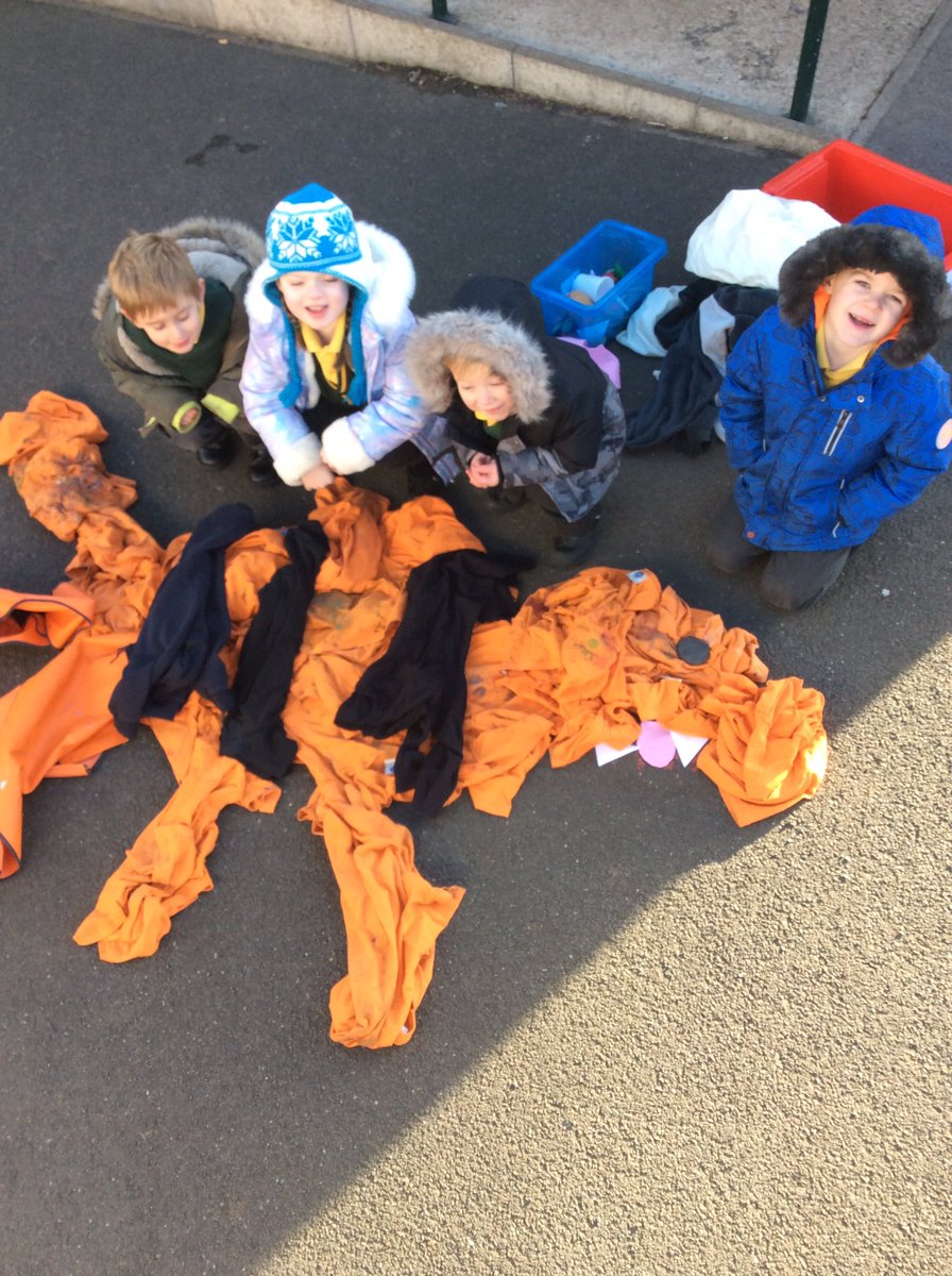StJosephsCatho1's tweet photo. ๐
๐จ FS2 kicked off Chinese New Year by channelling their inner Neil Buchanan @NeilBuchananArt . Look at these amazing year of the tiger art attacks. ๐
๐จ #thisisanartattack #ChineseNewYear #YearoftheTiger2022 https://t.co/7KGZYj5Bpm