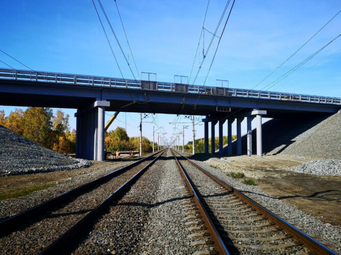 Путепровод арзамас. Путепровод через жд. Путепровод через жд. Путепровод татищево. Путепровод через жд.