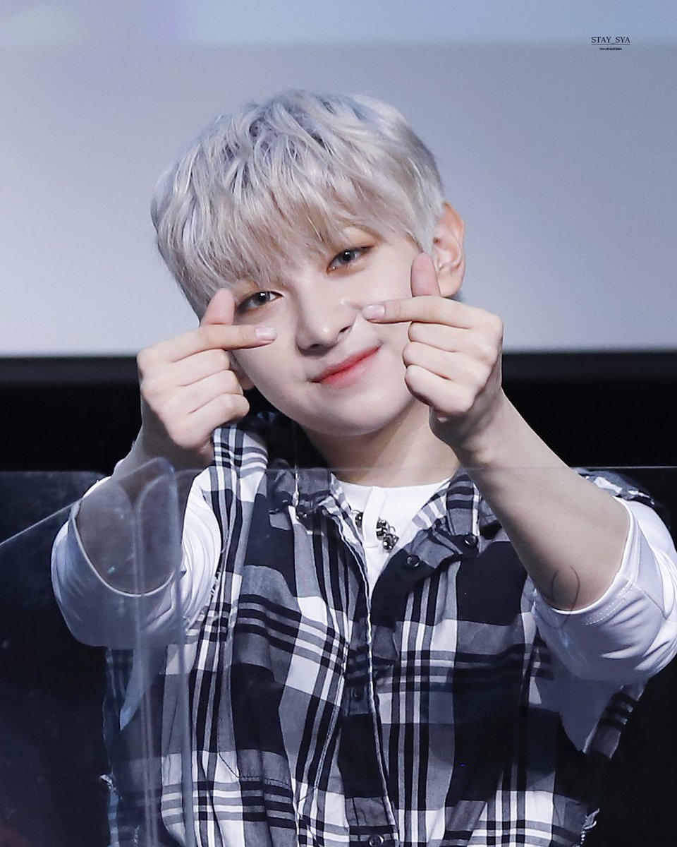 STAY_SYA's tweet photo. ❤🤍

#여기있샤
#샤 #이준영 #블리처스 #SYA #BLITZERS https://t.co/S9VCXHzGGo