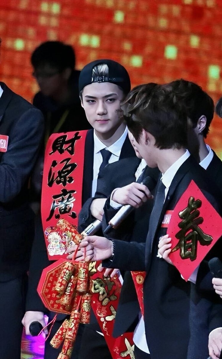 HunamoreHan's tweet photo. Happy New Year HunHan kuuuu🧧🙆🏻♀️
#HunHanForever
#勋鹿 #HUNHAN #SELU https://t.co/QDPeWof62k