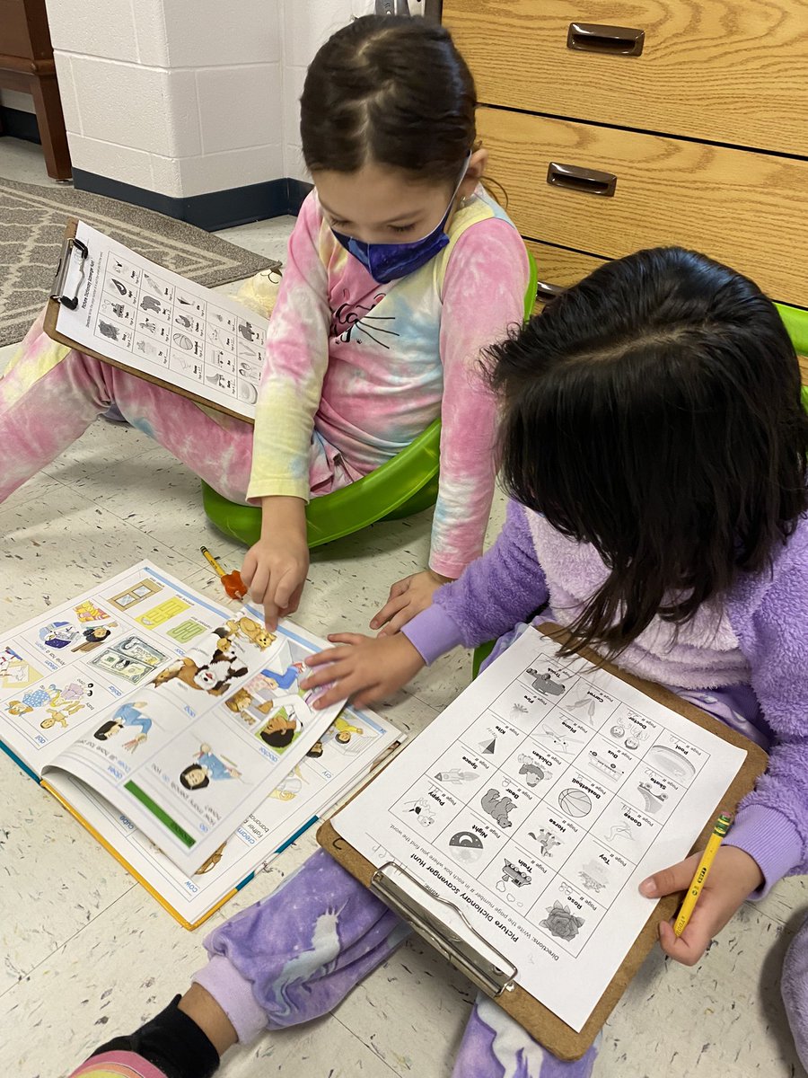 ms_zwolak's tweet photo. One of my favorite lessons is back in person after doing it DL last year! The Dictionary Scavenger Hunt is always a hit. #abcorder @Discovery_elem https://t.co/9vshPkjUdg