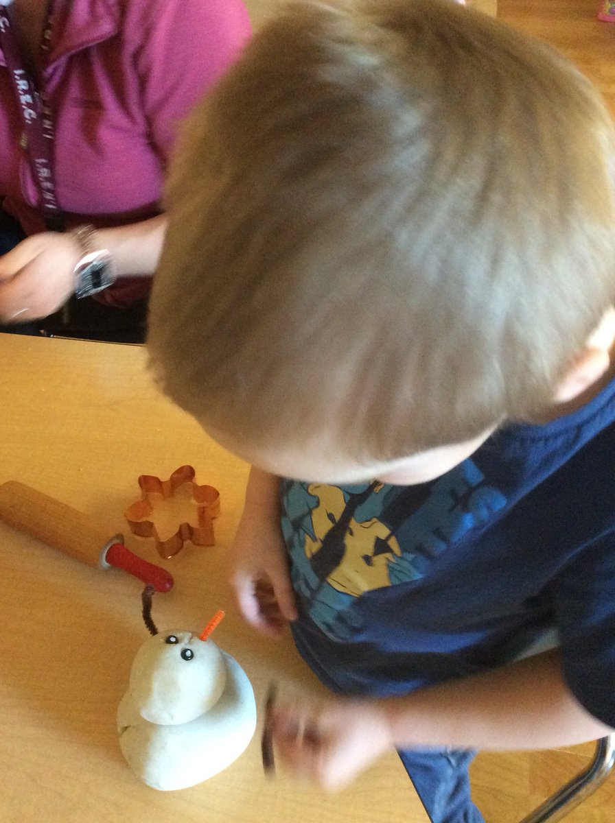 IRECPreK's tweet image. ☃️Play Dough Snowmen☃️ We love using play dough in #PreK to create! This early learning tool is a staple in the classroom as it promotes a great deal of #FineMotorSkill, #LanguageSkill, #SocialSkill, &amp;amp; #CognitiveSkill development as we play! @IREC1
