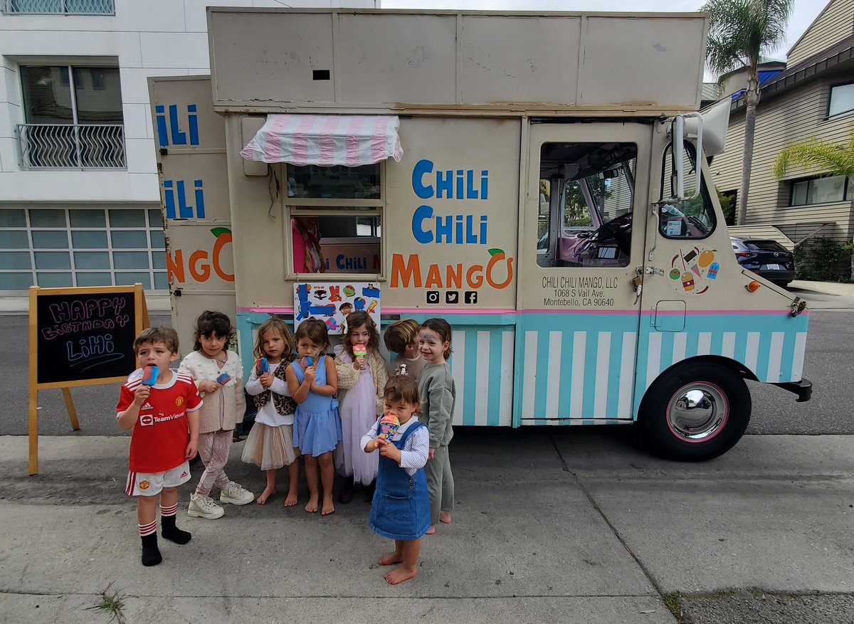 Celebrated a birthday on Saturday 🍦
#IceCreamTruckRental #IceCream #IceCreamTruck #Vegan #GlutenFree #Birthday #Wedding #SetLife #CraftService #PictureCar #LosAngeles #Fj8c #Party #Pasadena #SierraMadre