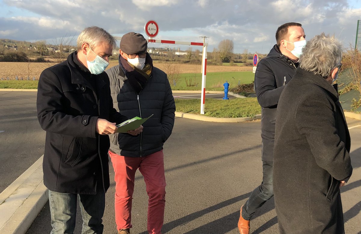Projet d’implantation d’une borne de recharge rapide pour les véhicules électriques, à la station-service de <a href="/ValAuPerche/">Val-au-Perche</a>, en lien avec Territoire d’Énergie Orne : stratégique, à proximité de l’aire de covoiturage, un service complémentaire !