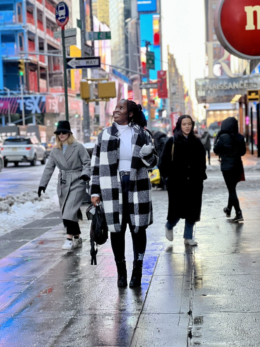 PalesaCattleya's tweet photo. New York is always a great idea! ✨🔥 https://t.co/a5Vuqg7RHd