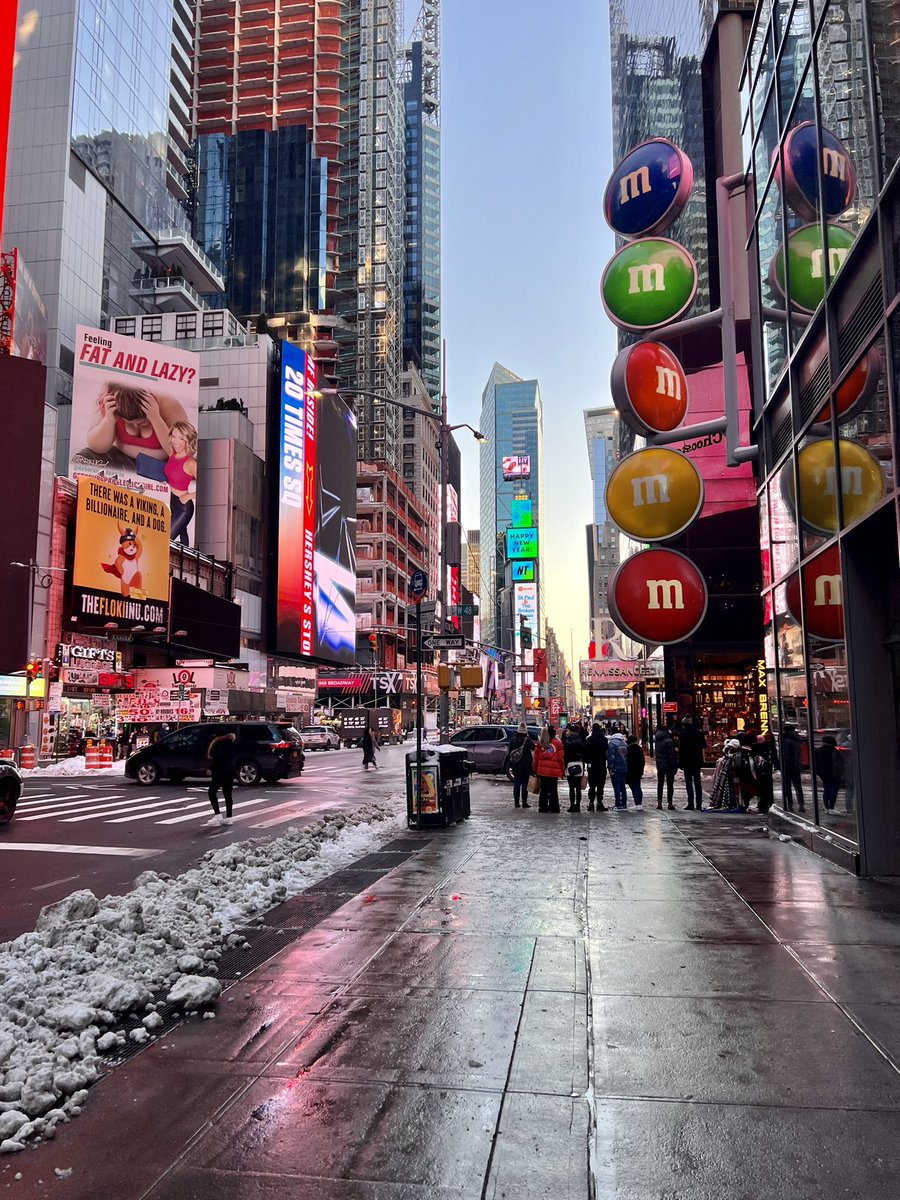 PalesaCattleya's tweet photo. New York is always a great idea! ✨🔥 https://t.co/a5Vuqg7RHd