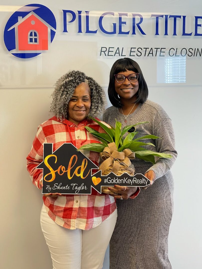 Congratulations to our client, Margaret (pictured with her Realtor) who closed on her home today! 🏠 We are so proud of you! #newhomeowner #rclfms #mortgagelender #homepurchase #homebuyer