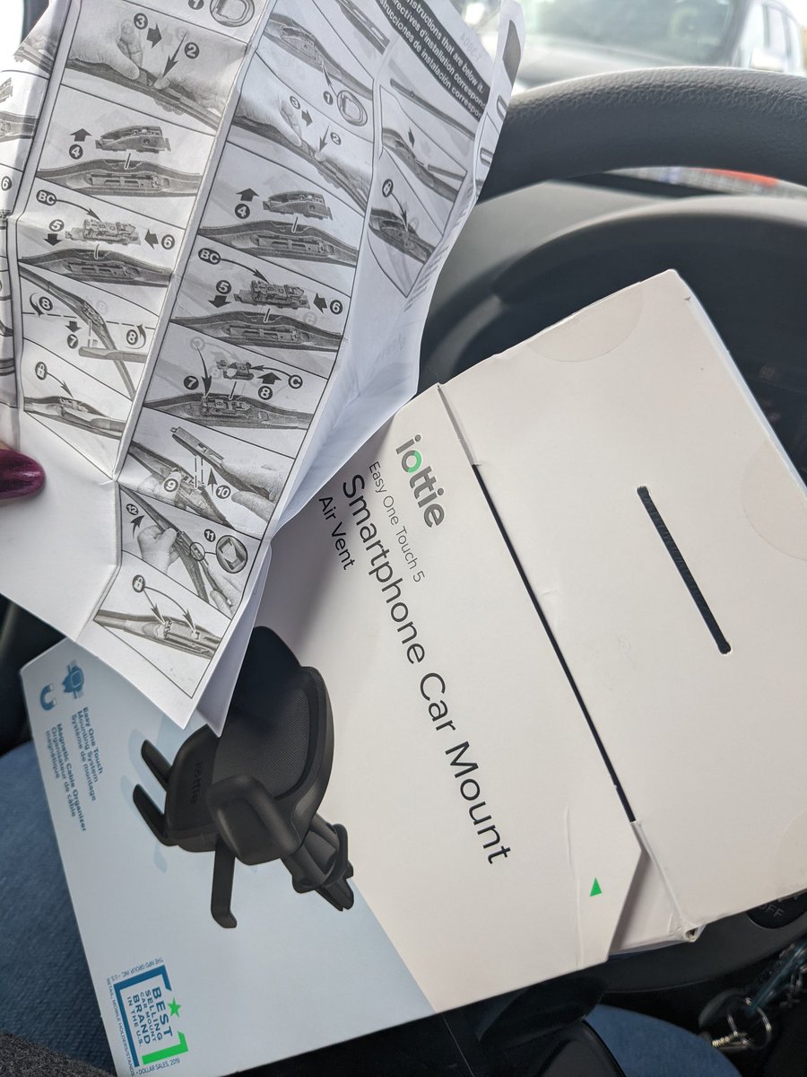 SheRolesLikeDat's tweet image. I bought a phone mount for the car and got windshield wiper instructions in the box. #wth #Mondayvibes #Walmart