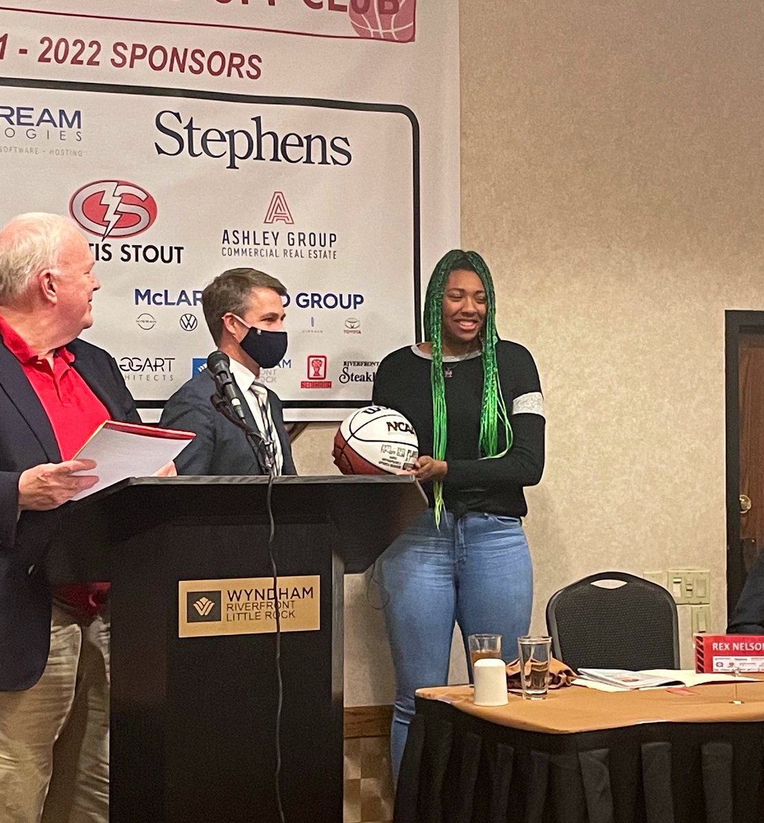 Thank you <a href="/Thenlrchamber/">The NLR Chamber</a> and Mayor Terry Hartwick for honoring our Lady Cat <a href="/savannahscottWC/">Savannah Scott 🏀💗 aka Big Sav</a> at today’s Downtown Tip-Off Club luncheon! Was great to hear guest speaker Sydney Moncrief! 🚾🏀