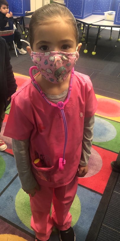 TarverSchool's tweet photo. Leadership is not a title or position, it's about impact, influence and inspiration. Our students are beginning with the end in mind and seeing themselves as their future! #leaderinme #oneteamunafamilia #wearetarver #leadlearnlove #spiritweek https://t.co/XjNreejJk7