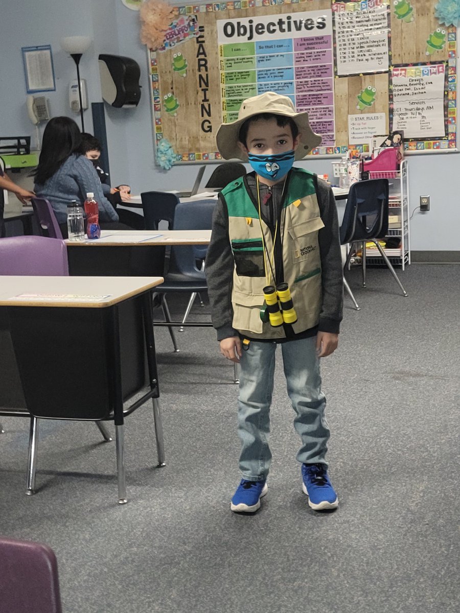 TarverSchool's tweet photo. Leadership is not a title or position, it's about impact, influence and inspiration. Our students are beginning with the end in mind and seeing themselves as their future! #leaderinme #oneteamunafamilia #wearetarver #leadlearnlove #spiritweek https://t.co/XjNreejJk7