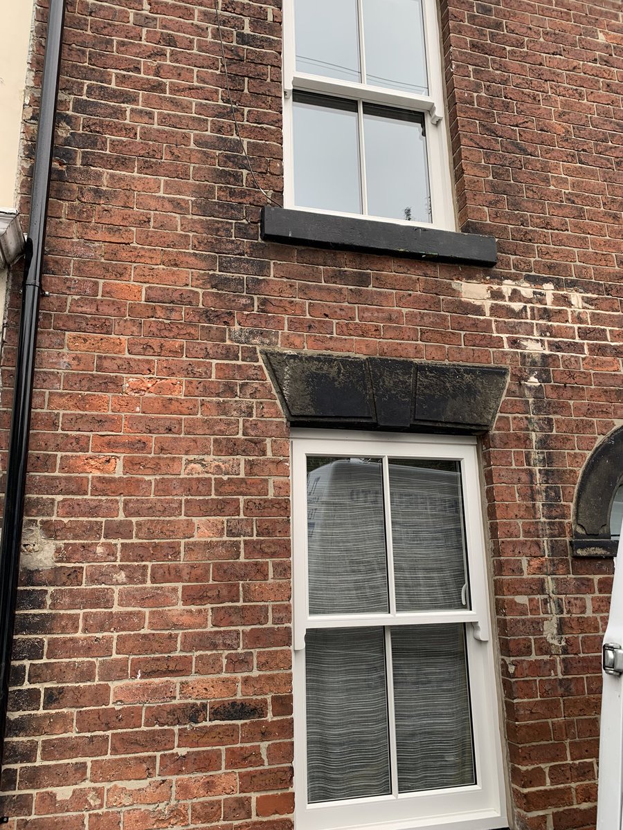 Mock sash windows <a href="/nextgenglazing/">Next Gen Glazing</a> <a href="/GarrardsTimber/">Garrards Timber</a> @SikkensWood #Sheffield #woodenwindows#timberwindows