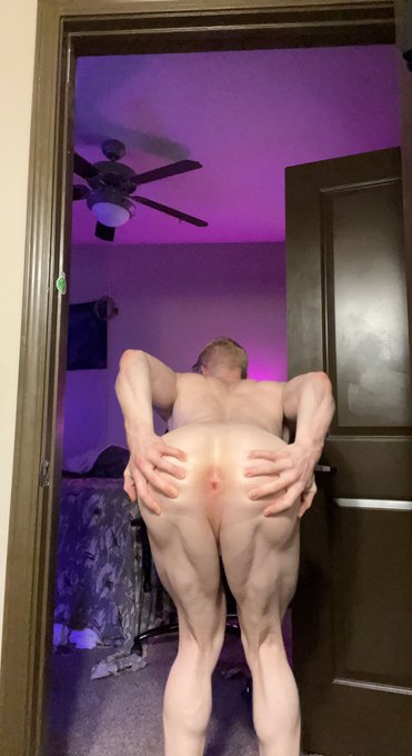 Legs Progress Report 🔥😛 https://t.co/8zI5L9axux