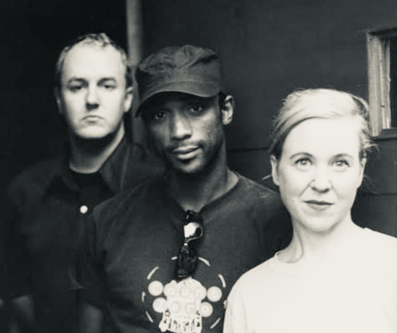 kristinhersh's tweet photo. first single “Staring Into the Sun”from the new 50 Foot Wave album, Black Pearl, coming in Feb https://t.co/cBiLBtQc0G