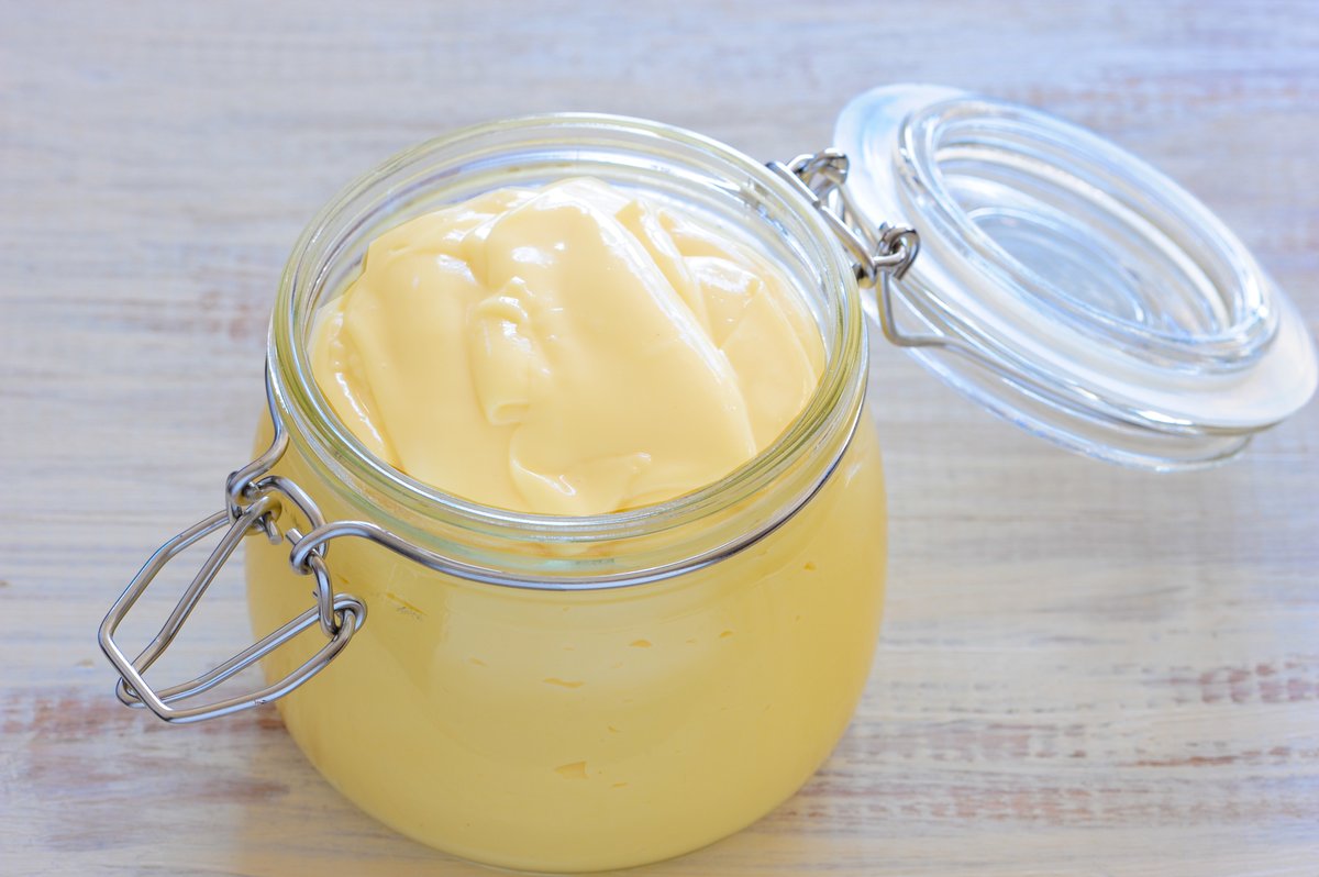 TheCurrent's tweet photo. Monday means #AnswerToLooch! This week, Mary Lucia wants to know:
"Would you rather eat a bowl of hot mayonnaise or get clocked with a frozen garden hose?"
Reply in the thread below, then listen at 5 p.m. CST when Mary reads your responses on air.
(Mayo 📷: Jules Clancy) https://t.co/BgDHWClTzF