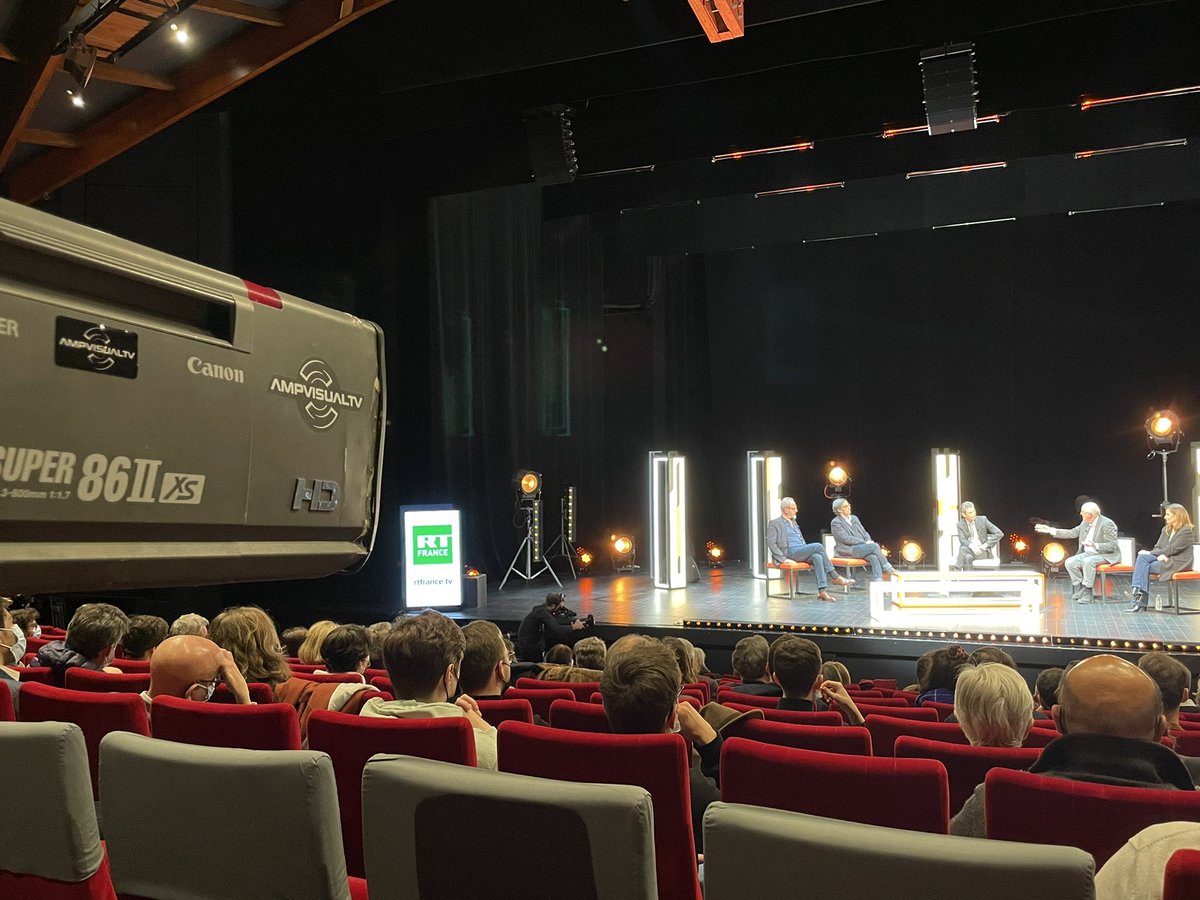 OlivierPajot3's tweet photo. Les équipes techniques de l’optimum 9 d’@ampvisualtv sont actuellement en direct sur #rtfrance pour une émission spéciale de « #interditdinterdire sur la demande des peuples. https://t.co/bxF2nrgLMX
